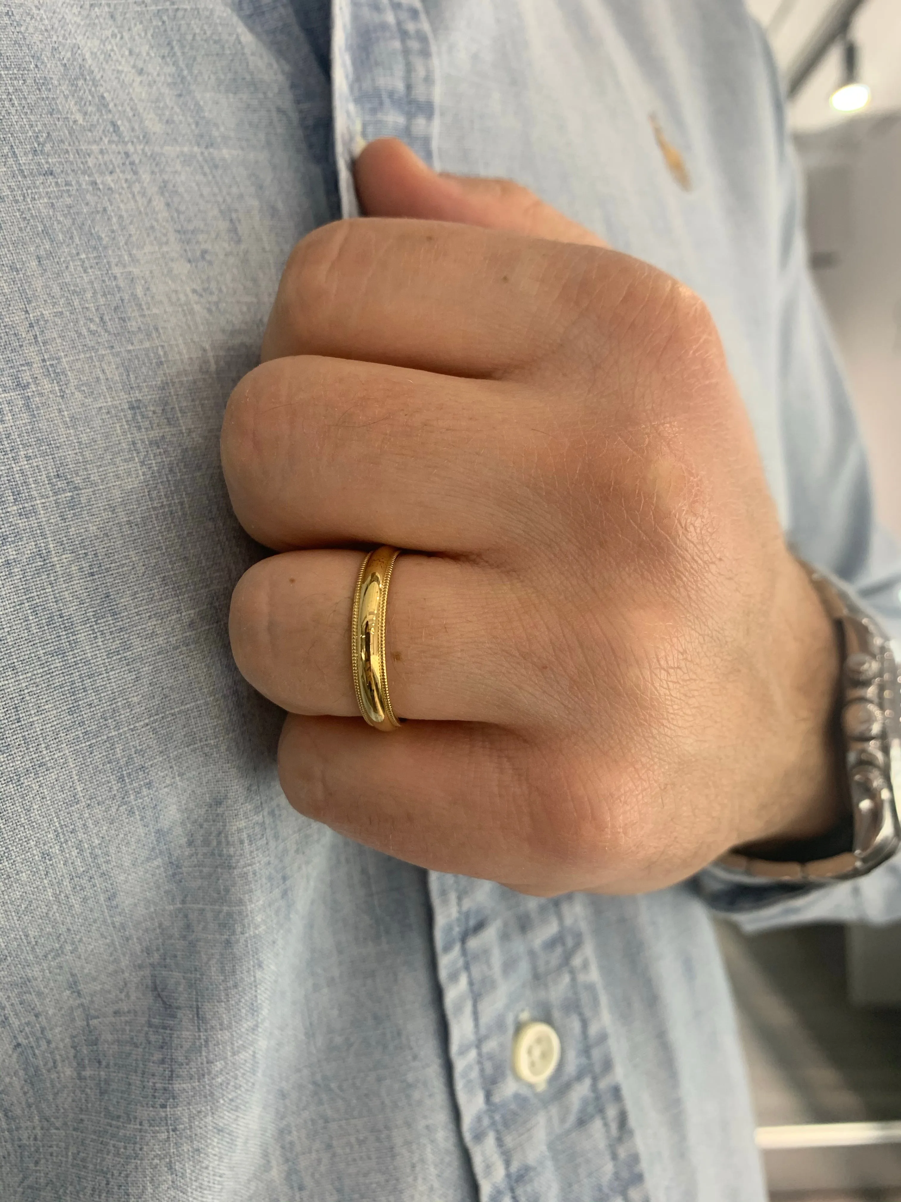 18K High Polished Center with Milgrain Edge Wedding Band