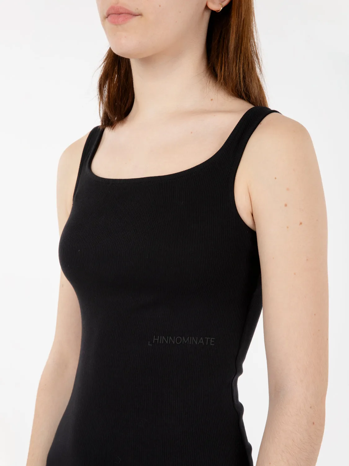 Abito midi a costine off-shoulder nero